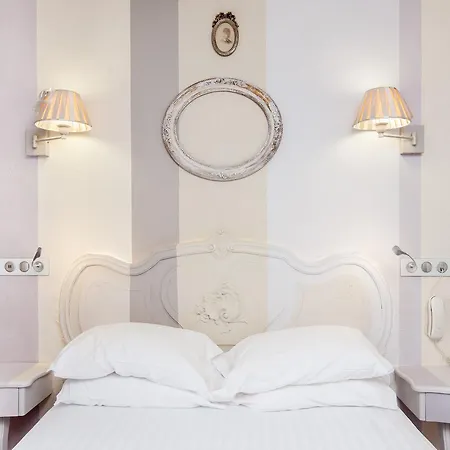 Bonaparte 3* Paris
