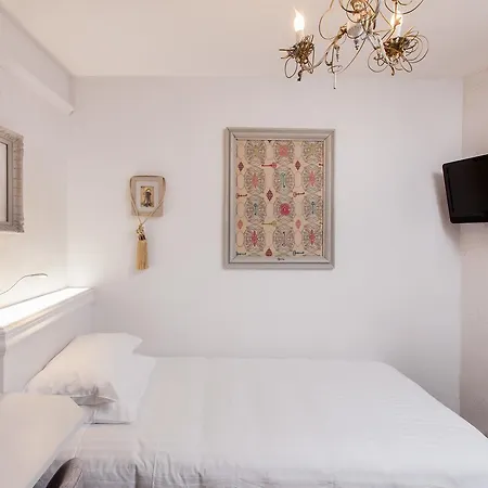 Bonaparte 3* Paris
